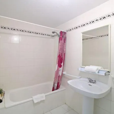 Sleeps 3 Pool Air Con Wifi T792094 *